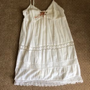 Cute white dress!!